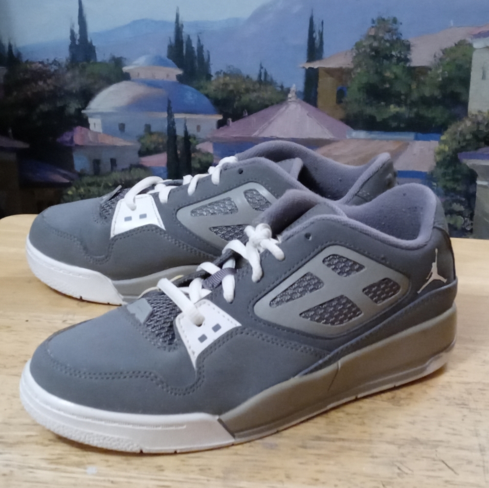 🏀Nike Air jordan flight 23,Size 2Y 🎢🎒Like 🆕New!, A Nice Gift Giving Item. 🎊 - Picture 7 of 11